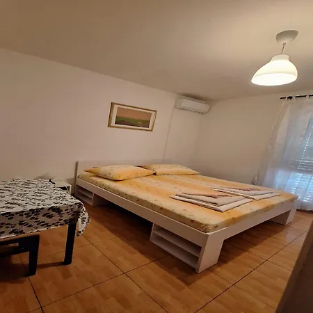 Dalmatin Uljana - 1 Daire *