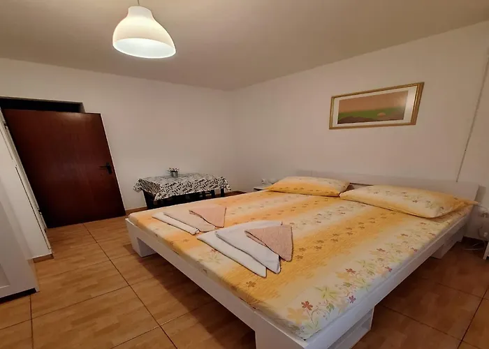 Apartman Dalmatin Uljana - 1